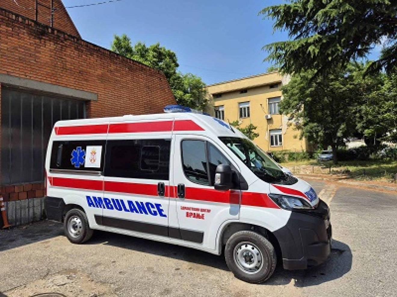 Здравствени центар Врање добио ново санитетско возило марке Пежо Боксер најновије генерације